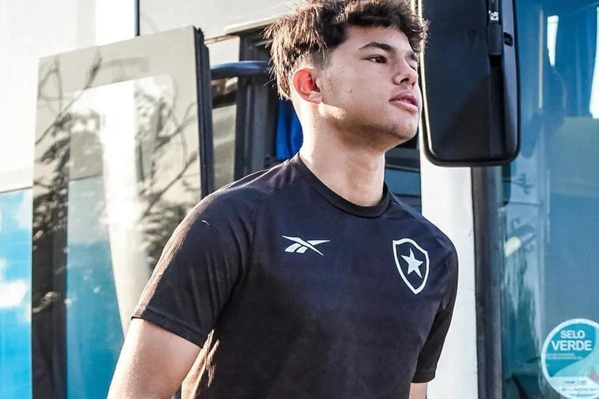 Bruninho Samudio é afastado do Botafogo por 