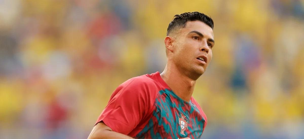 Cristiano Ronaldo muda visual e aparece ruivo nas redes; veja foto