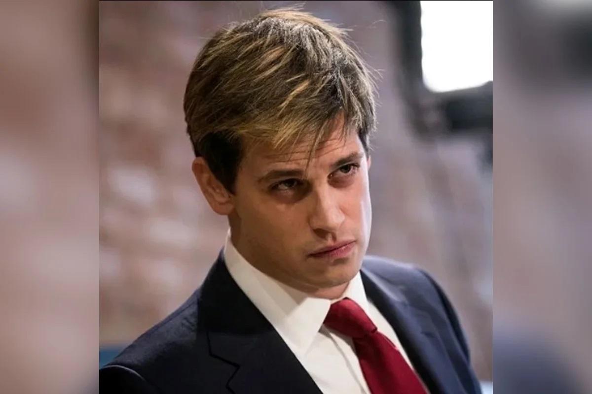 Influenciador de extrema direita Milo Yiannopoulos é deportado dos EUA