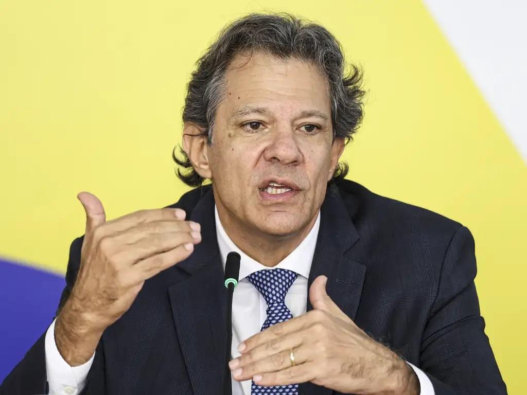 Haddad denuncia que PMs intimidaram seu motorista e cobra respostas de Tarcísio