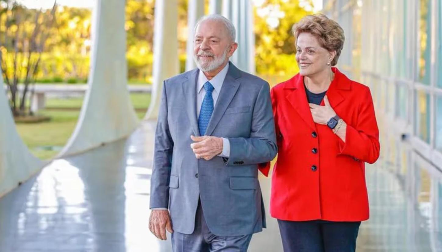 Lula inclui gestão Dilma em ‘década de retrocesso’ em seu plano de governo