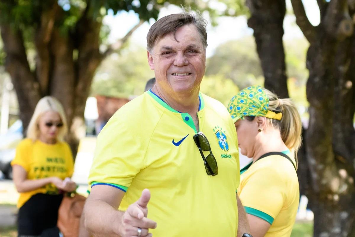 MP é contra uso do sobrenome Bolsonaro por candidato sósia