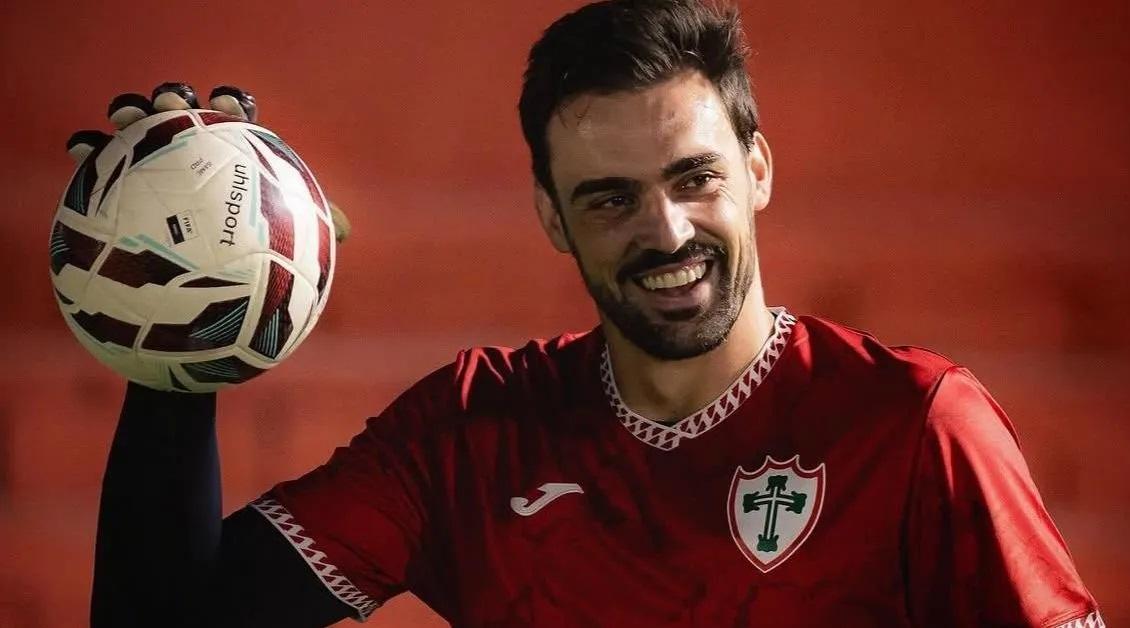 Palmeiras avança em negociação para contratar goleiro da Portuguesa