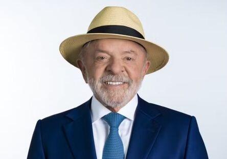 Presente de Janja e recomendação médica: chapéu panamá deve virar uma das marcas de campanha de Lula