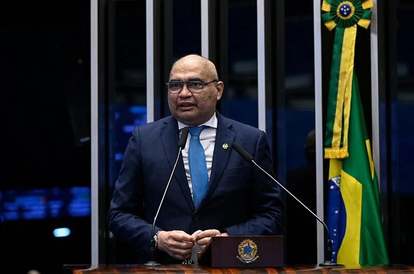“Traz logo para morar aqui”, senador ironiza novas vindas de Lula ao Ceará