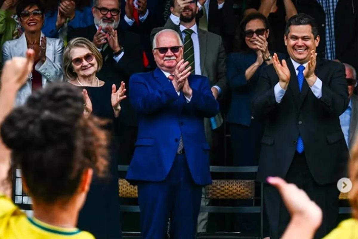 Alcolumbre prega união enquanto é pressionado por impeachment de Moraes