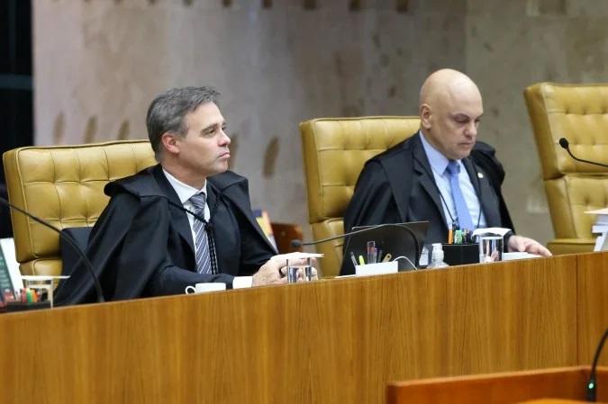 Alexandre de Moraes e André Mendonça batem boca no Supremo