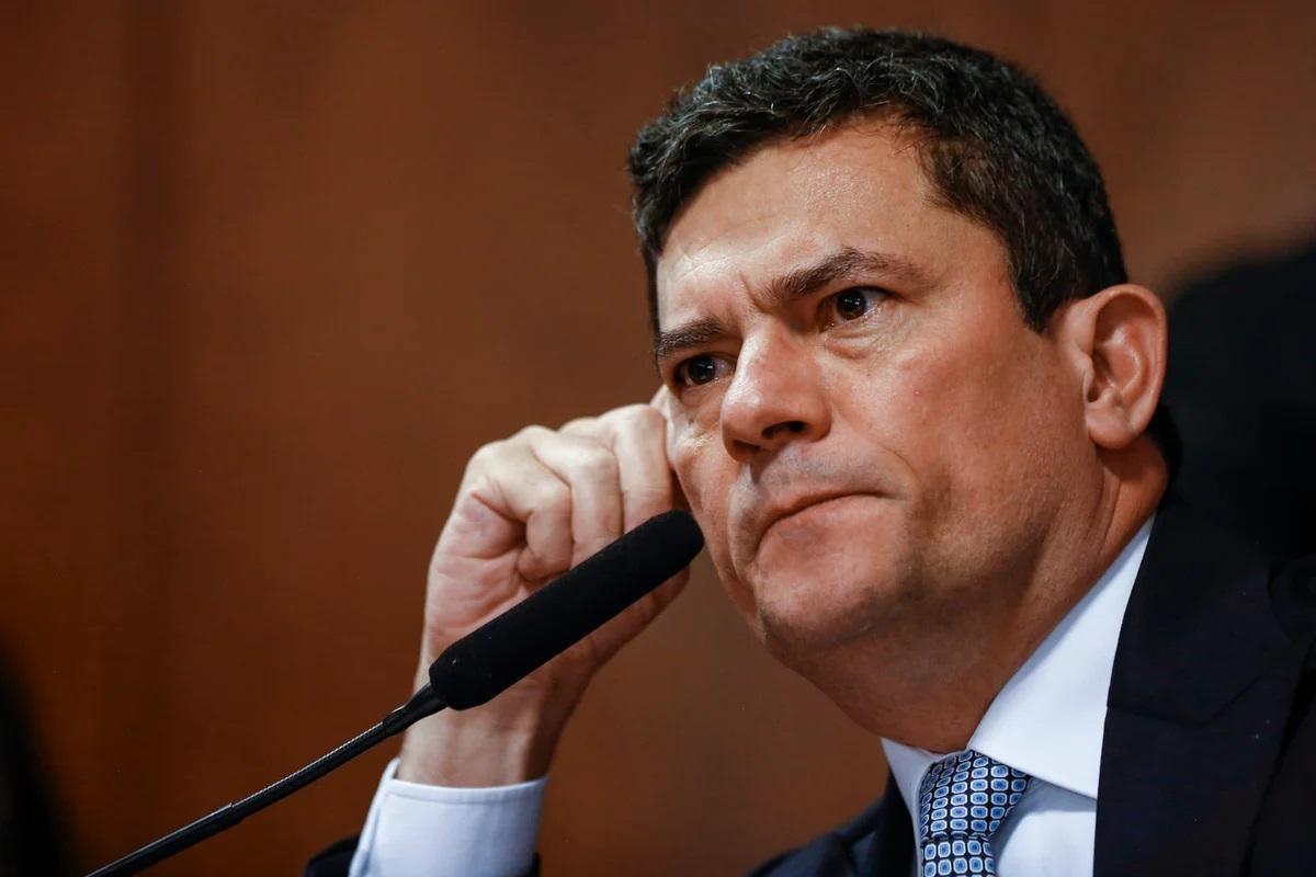 Lula foi omisso e Mendonça não teve alternativa, diz Moro sobre troca na PF