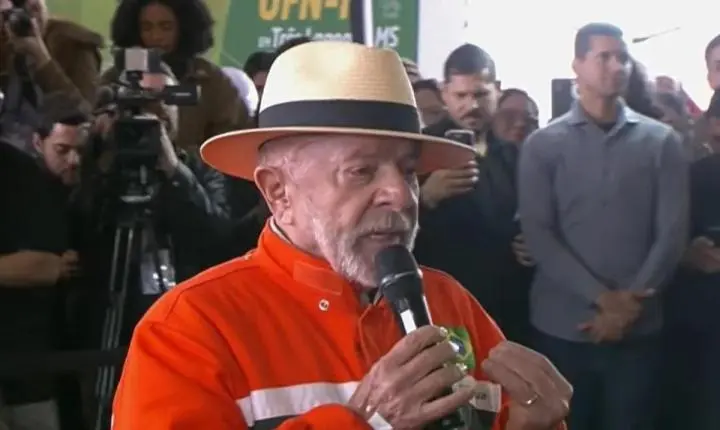 Com salário de R$ 107 mil, diretor de subsidiária da Petrobras doa a Lula
