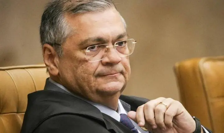 Dino blinda Andrei de novas medidas cautelares após reintegração à PF