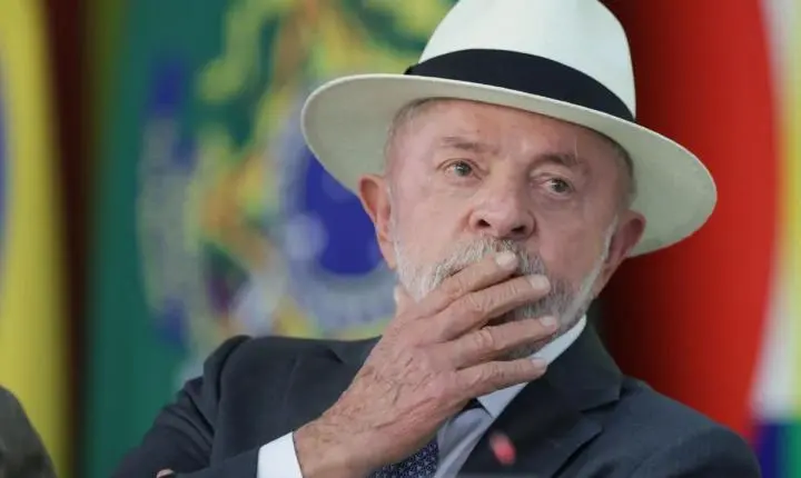 Fotos com Roberta Luchsinger desgastam Lula e campanha tenta conter danos