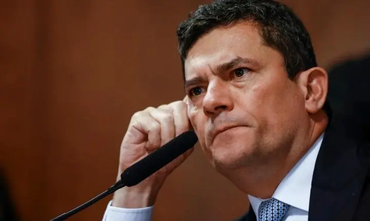Lula foi omisso e Mendonça não teve alternativa, diz Moro sobre troca na PF