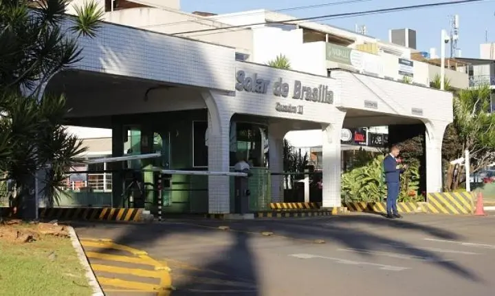 Moraes aceita pedido de Bolsonaro para filha receber professor em casa