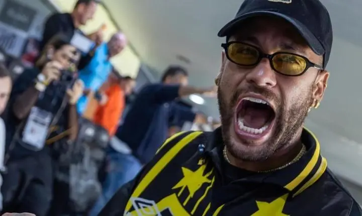 Neymar vibra com vitória do Santos: 