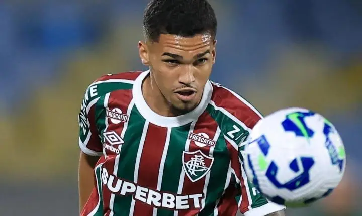 Promessa da base do Fluminense, Riquelme comemora demissão de Zubeldía