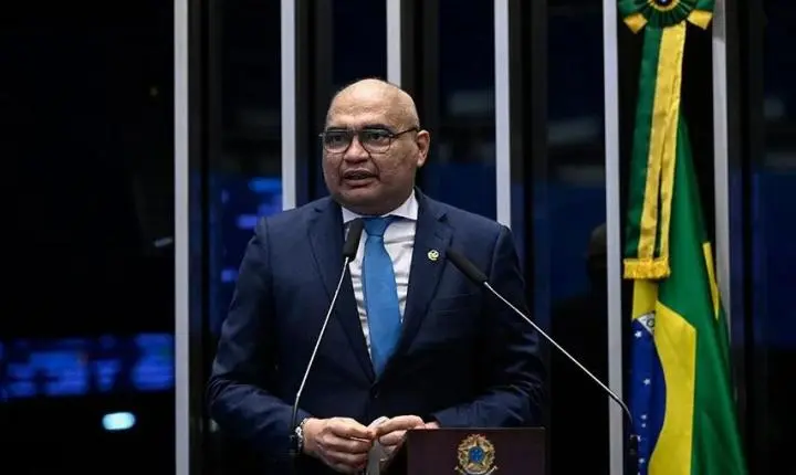 “Traz logo para morar aqui”, senador ironiza novas vindas de Lula ao Ceará