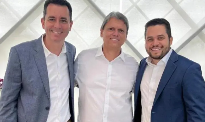 Tucanos históricos se rebelam após PSDB ganhar cargo e apoiar Tarcísio