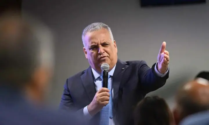 Vice de Flávio ironiza Motta após Câmara negar escolta na campanha