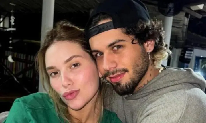Zé Felipe acha gel íntimo de Virginia em apartamento: 